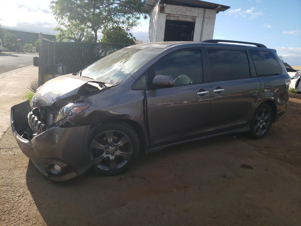 Toyota Sienna se (2016)