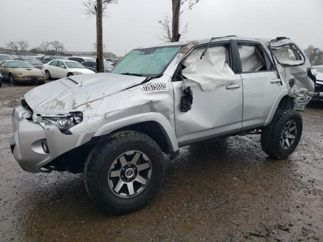 Toyota 4runner sr (2020)