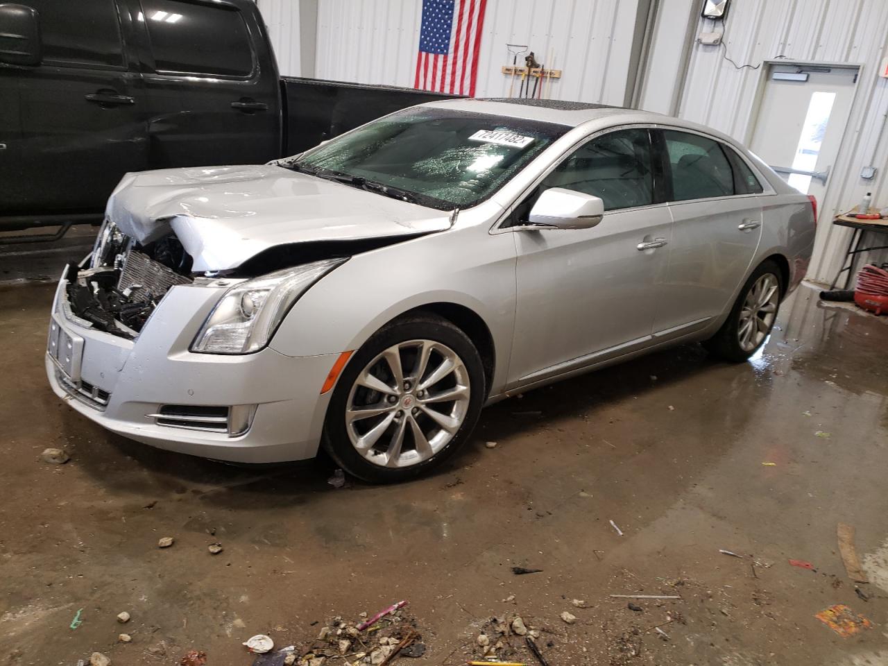 Cadillac Xts luxury (2013)