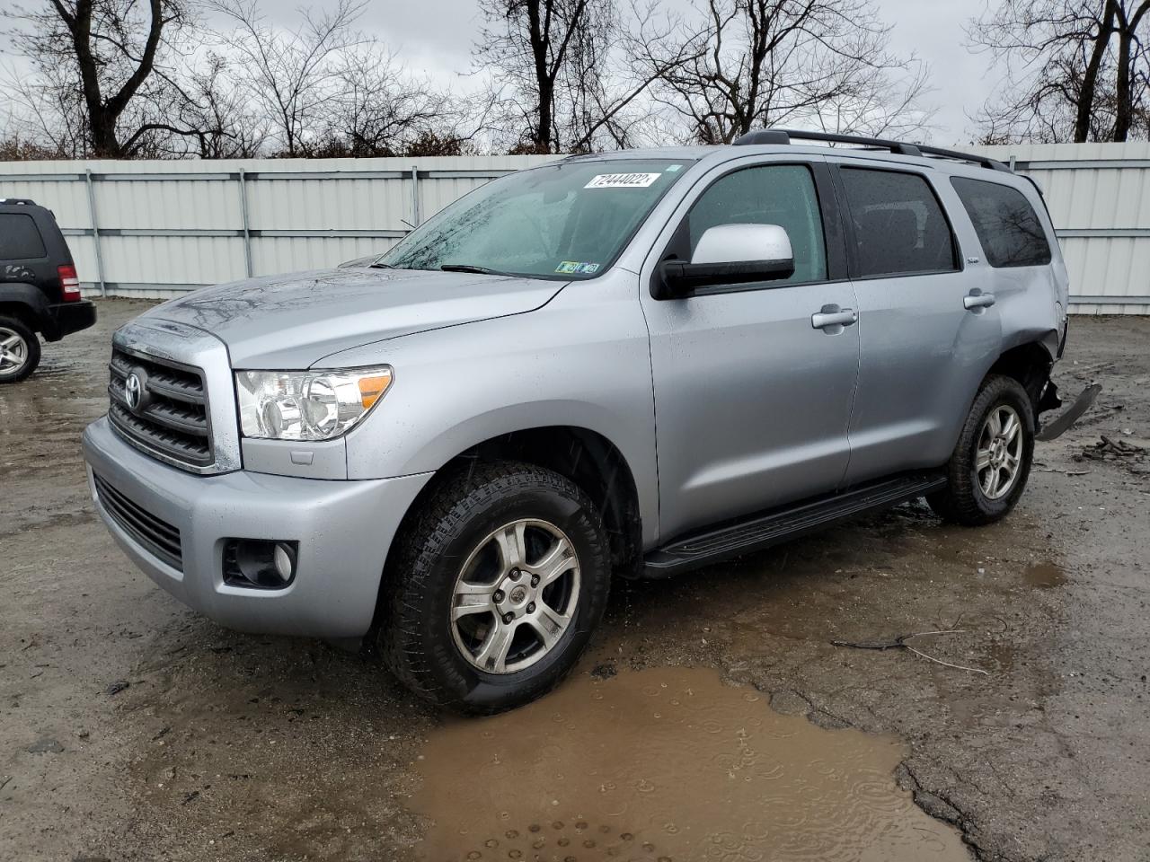 Toyota Sequoia sr (2013)
