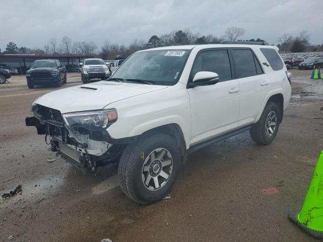 Toyota 4runner sr (2021)