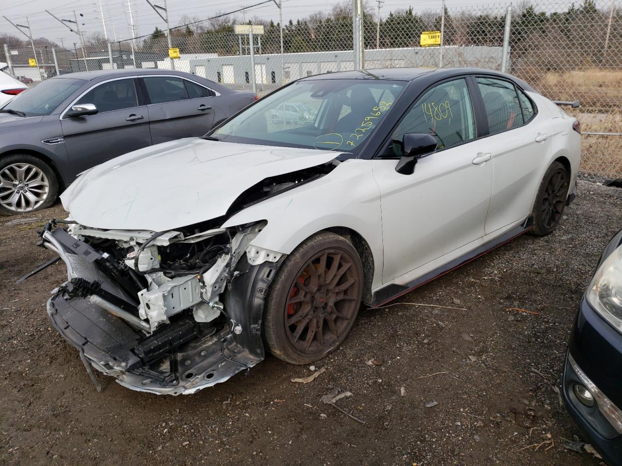 Toyota Camry trd (2021)