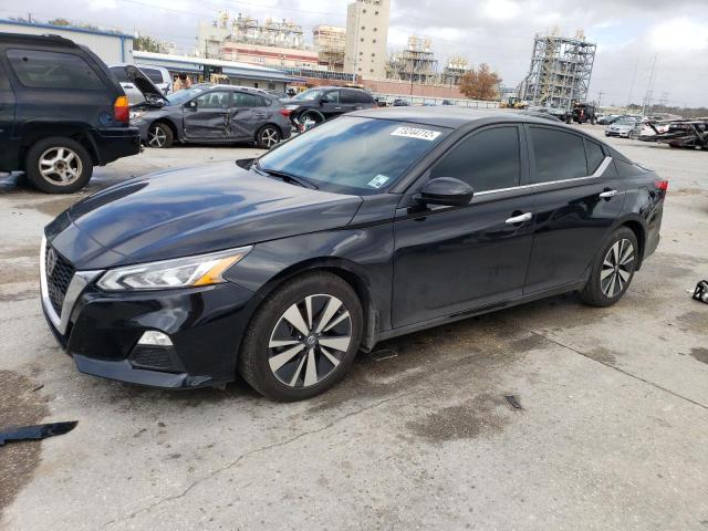 Nissan Altima sv (2022)