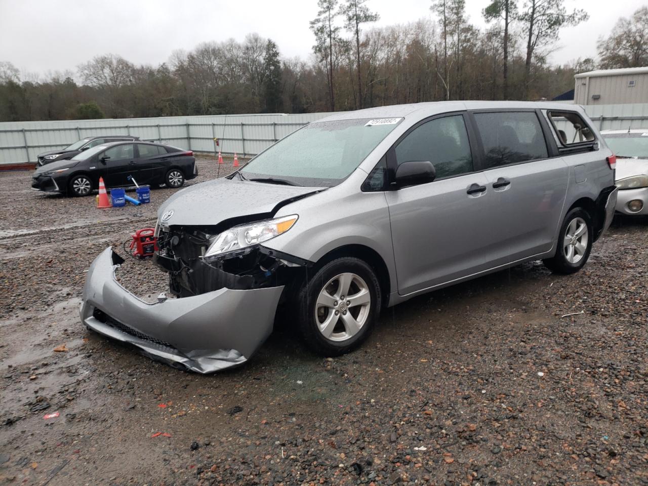 Toyota Sienna bas (2011)