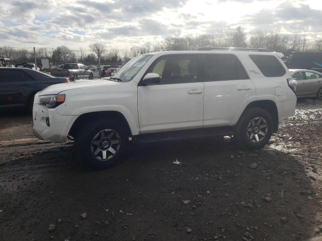 Toyota 4runner sr (2020)