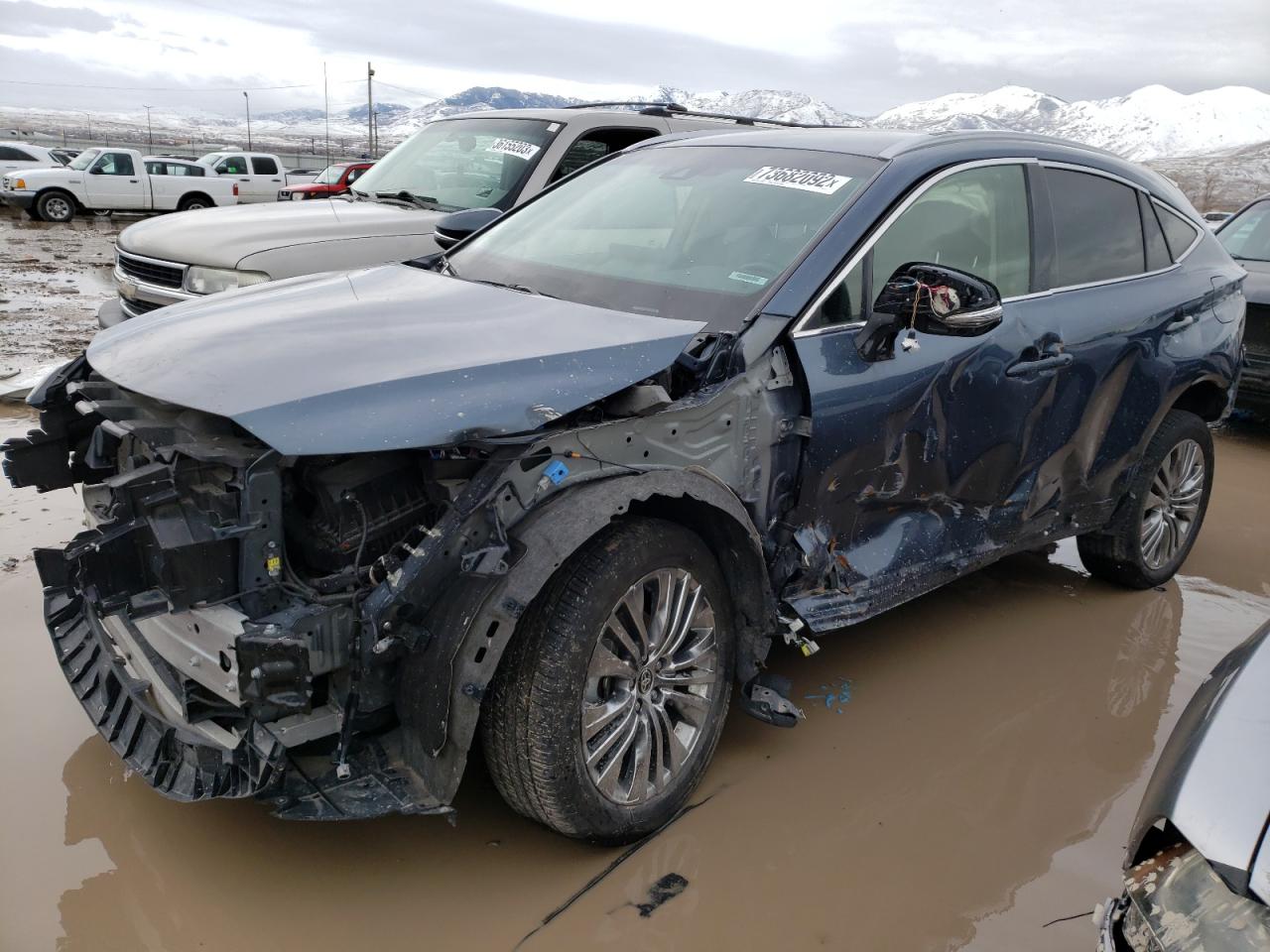 Toyota Venza le (2021)