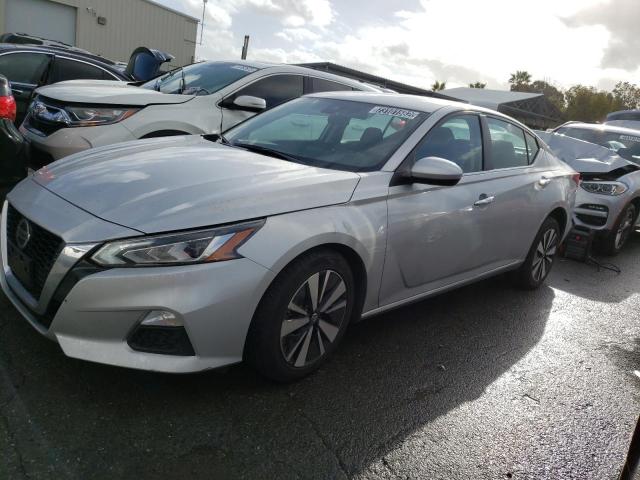 Nissan Altima sv (2022)