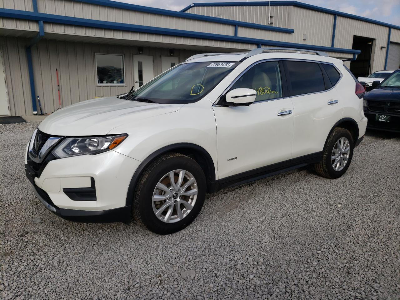 Nissan Rogue sv h (2018)