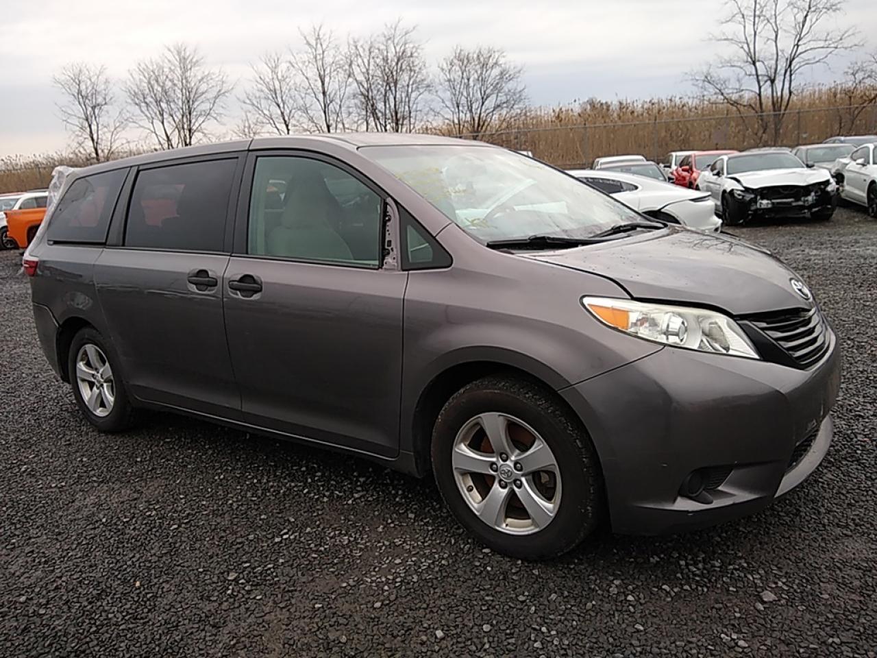 Toyota Sienna (2016)