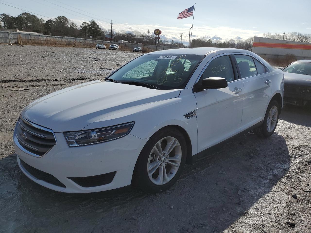 Ford Taurus se (2017)