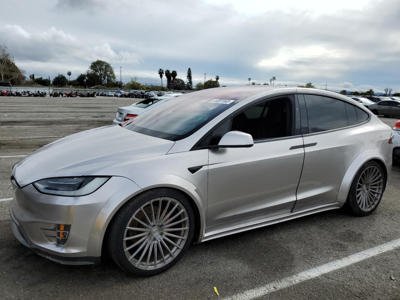 Tesla Model x (2018)