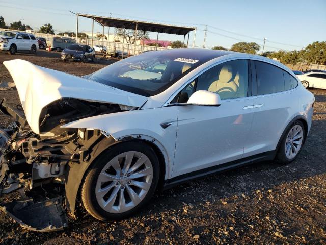 Tesla Model x (2016)