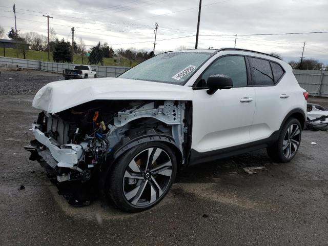 Volvo Xc40 plus (2024)