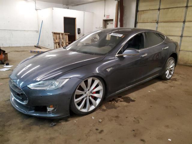 Tesla Model s (2015)