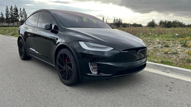 Tesla Model x (2020)