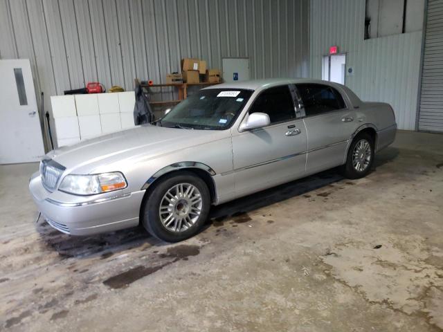 Lincoln Towncar (2010)