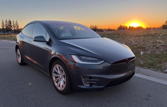 Tesla Model x (2016)