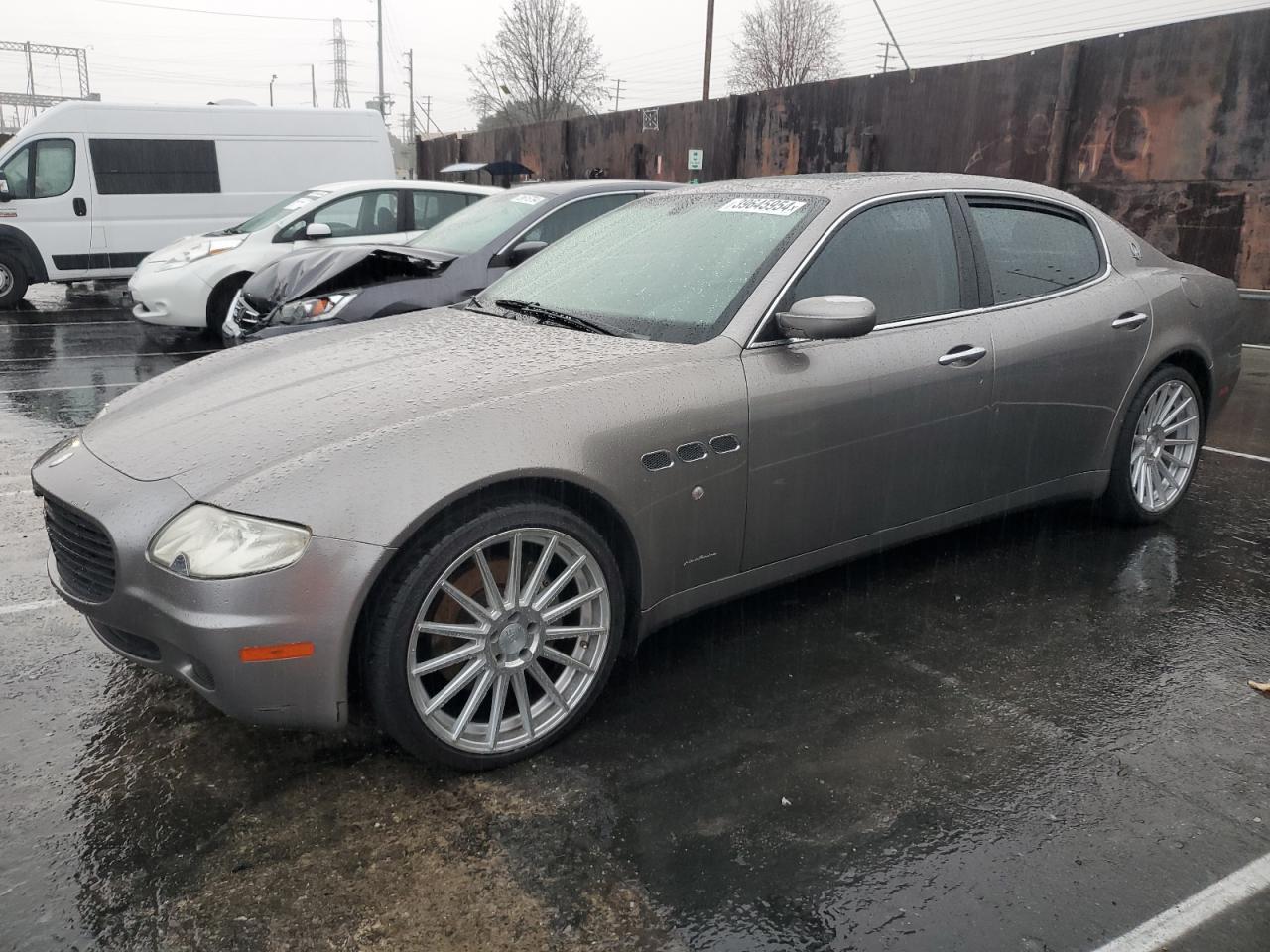 Maserati Quattroporte (2005)