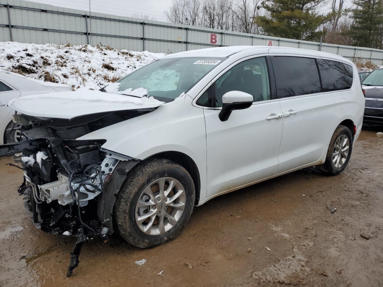 Chrysler Pacifica (2023)