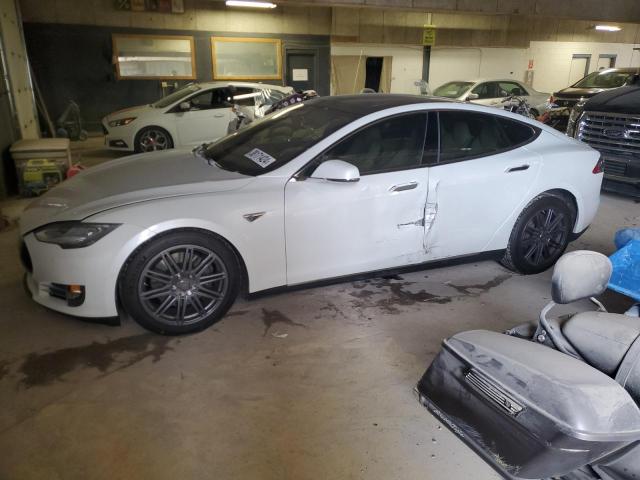Tesla Model s (2015)