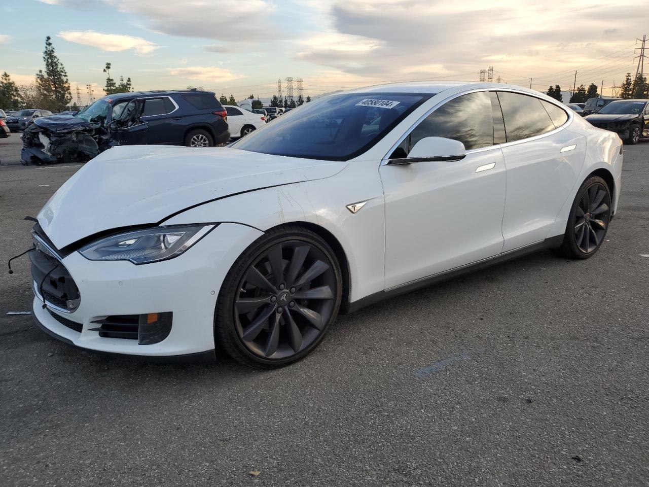 Tesla Model s (2016)