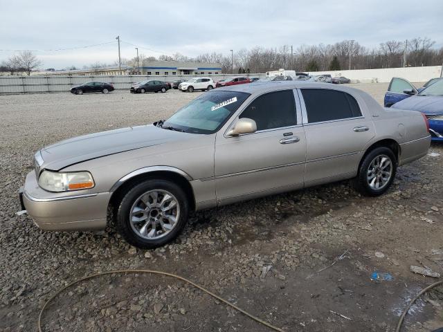 Lincoln Towncar (2003)