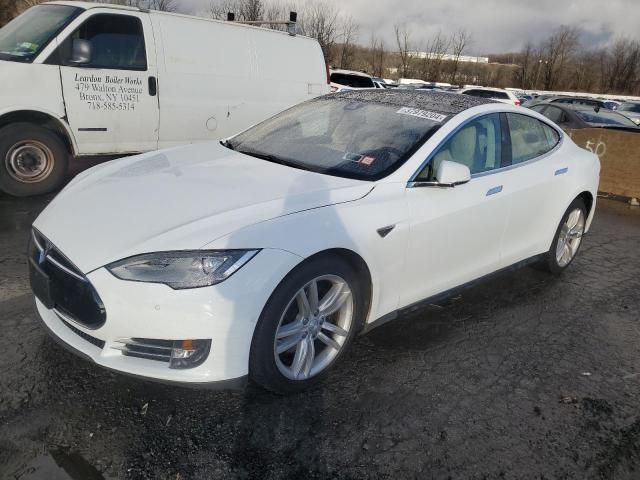 Tesla Model s (2015)