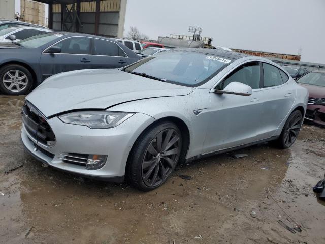 Tesla Model s (2015)