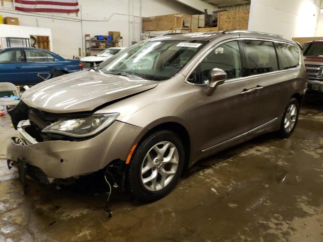Chrysler Pacifica (2017)