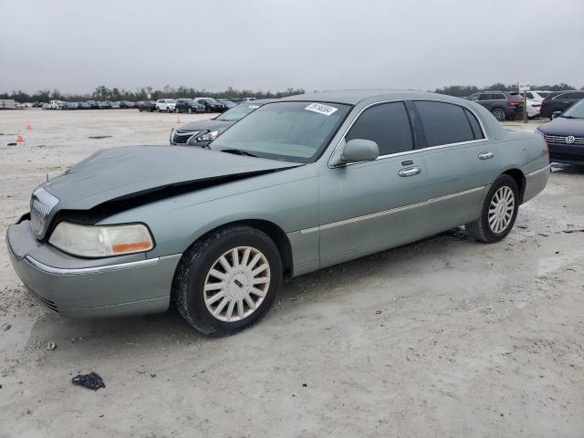 Lincoln Towncar (2005)