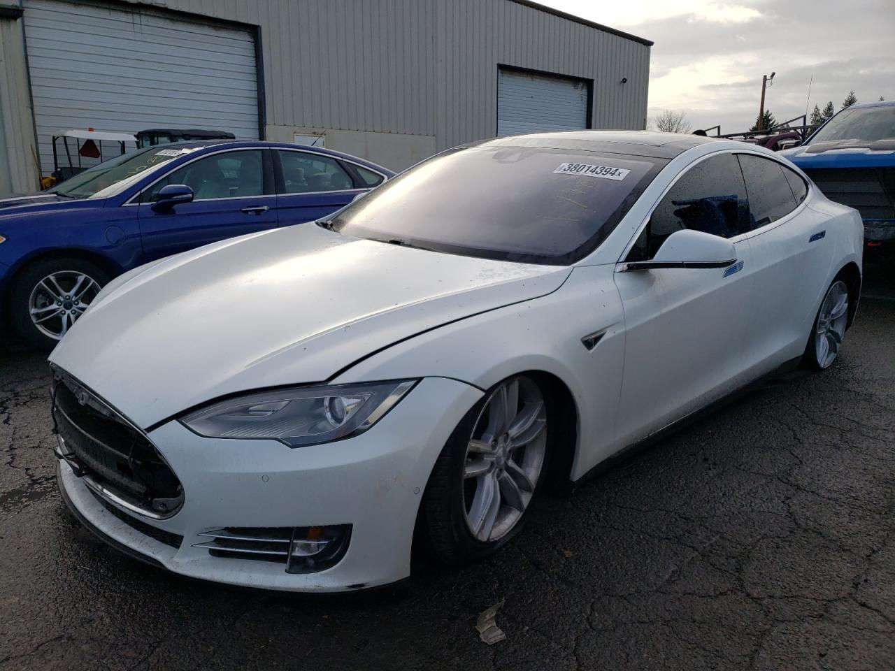 Tesla Model s (2015)
