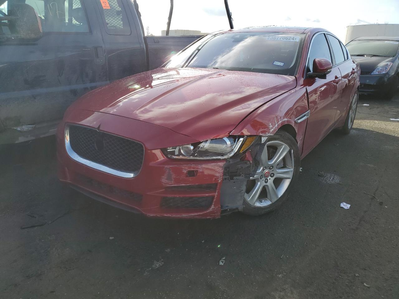 Jaguar Xe (2017)