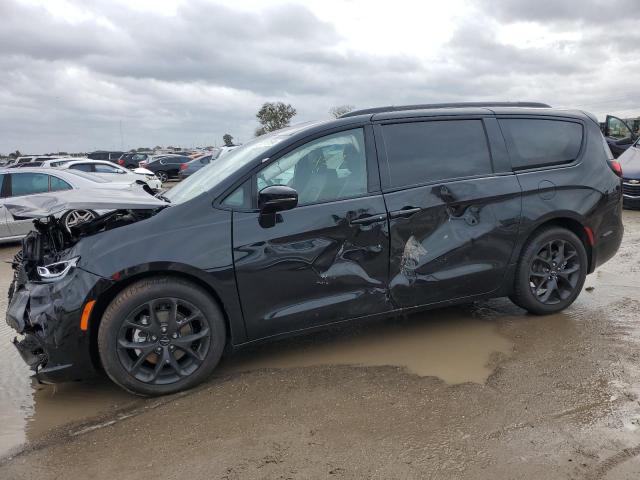 Chrysler Pacifica (2023)