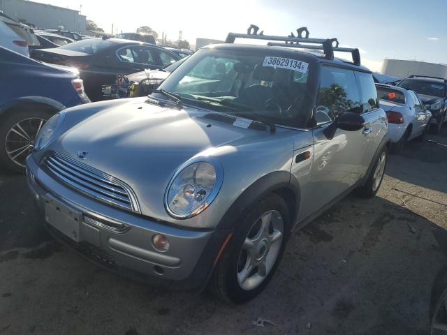 Mini Cooper (2004)