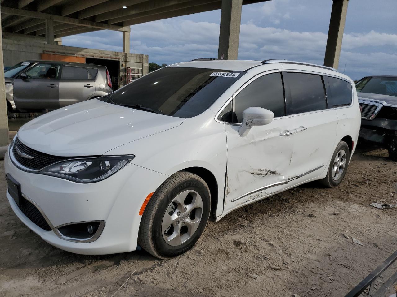 Chrysler Pacifica (2017)