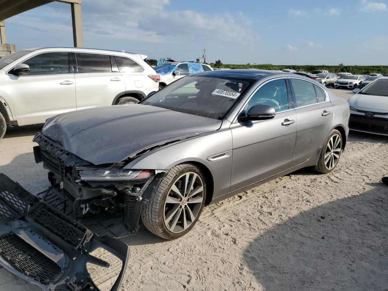 Jaguar Xe (2020)