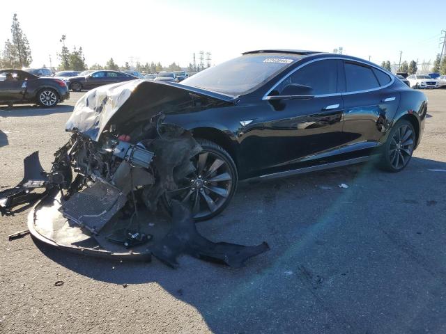 Tesla Model s (2015)