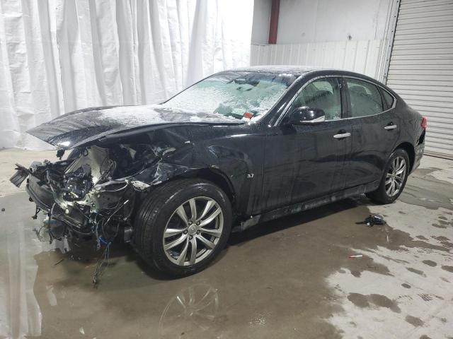 Infiniti Q70 (2015)