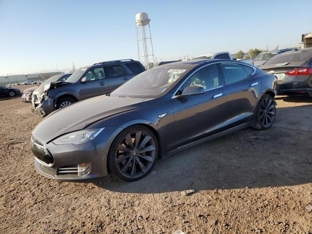 Tesla Model s (2015)