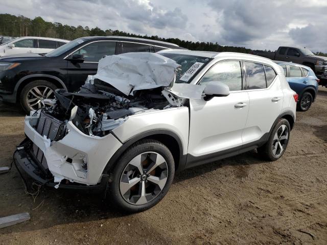 Volvo Xc40 plus (2023)
