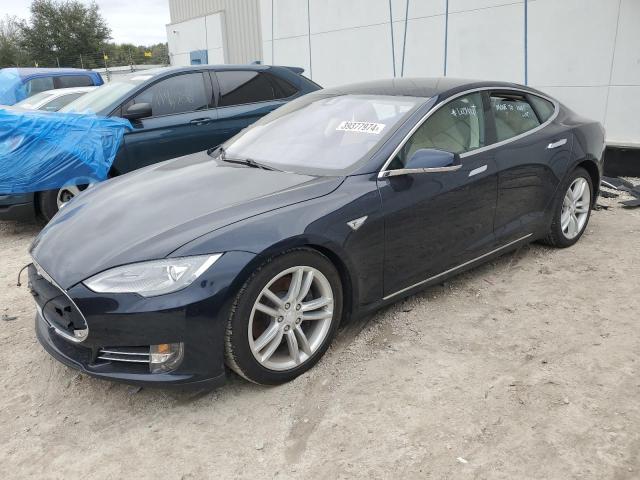 Tesla Model s (2015)