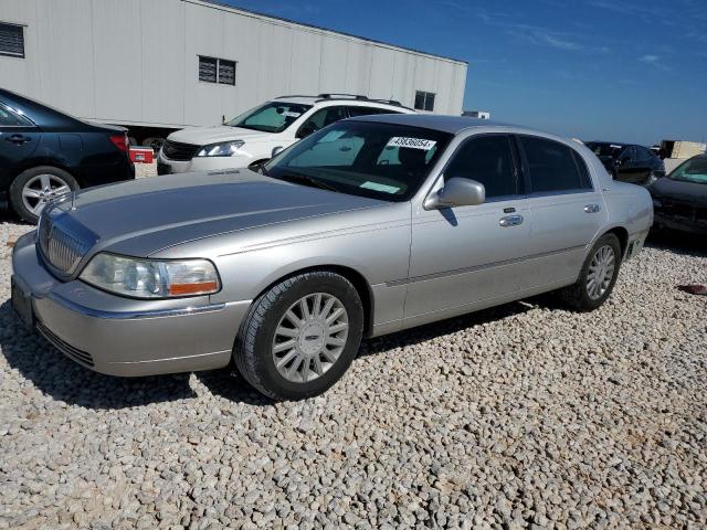 Lincoln Towncar (2005)