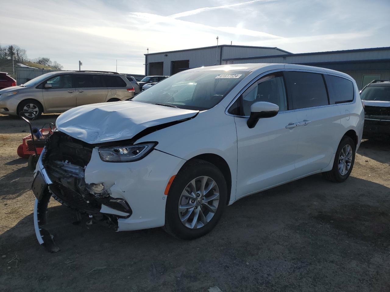 Chrysler Pacifica (2023)