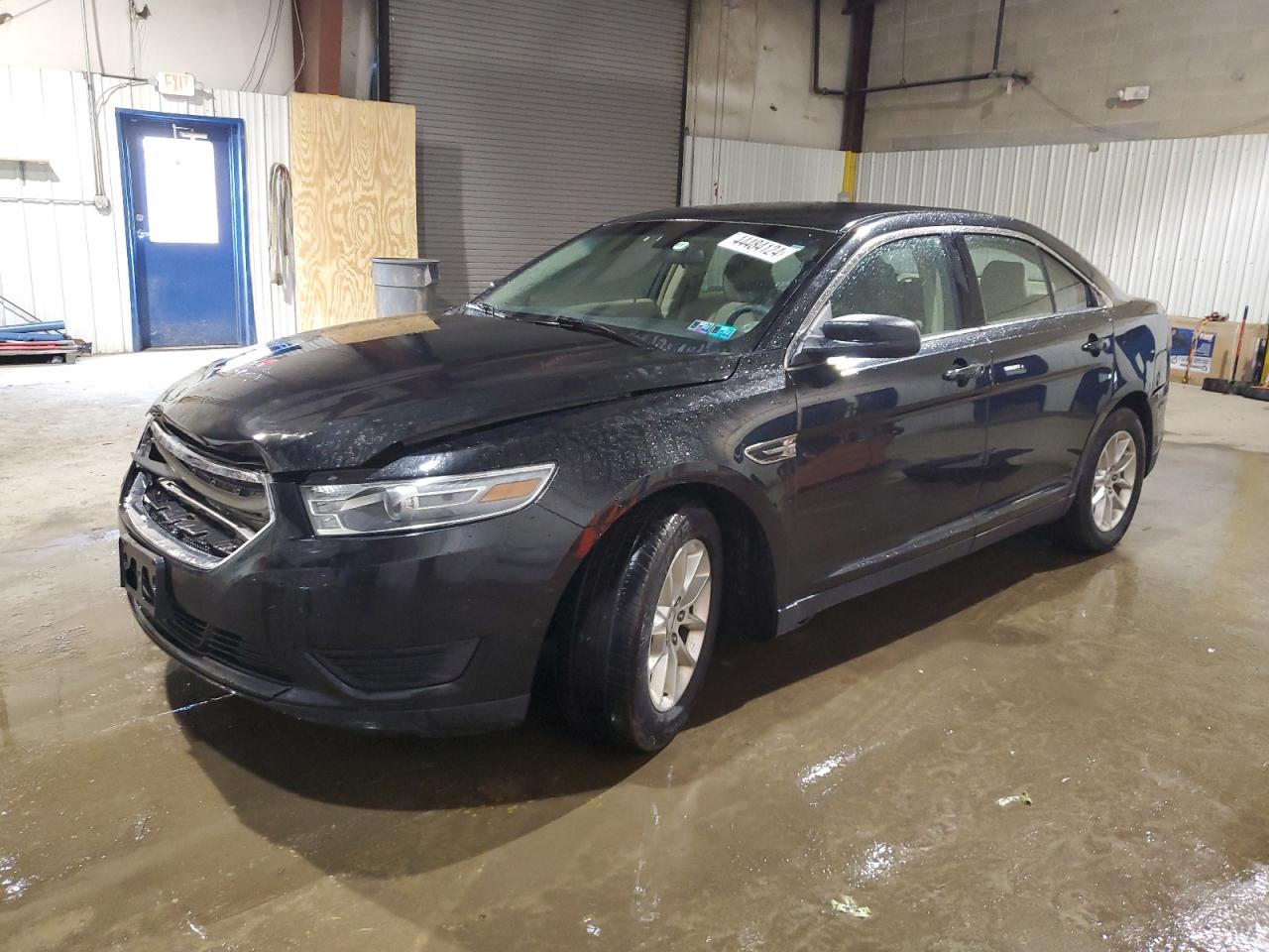 Ford Taurus se (2014)