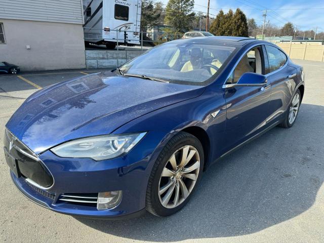 Tesla Model s (2015)