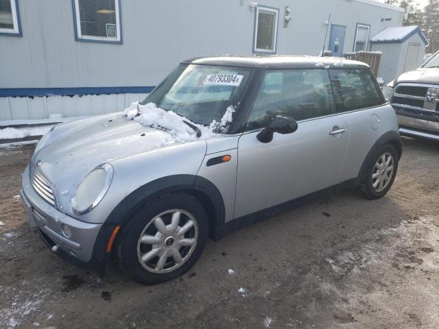 Mini Cooper (2004)