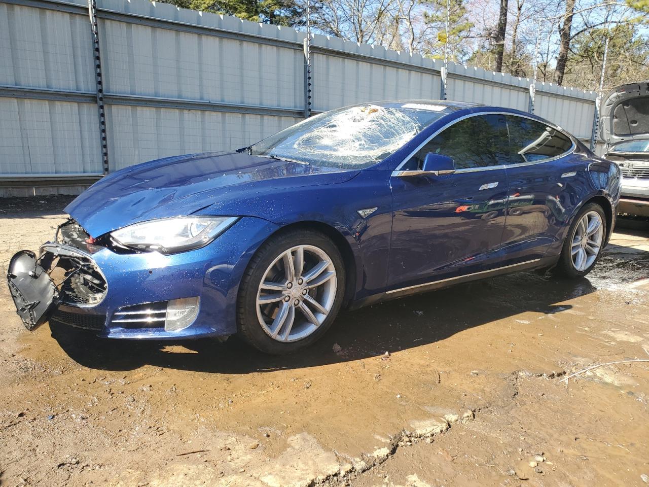 Tesla Model s (2015)