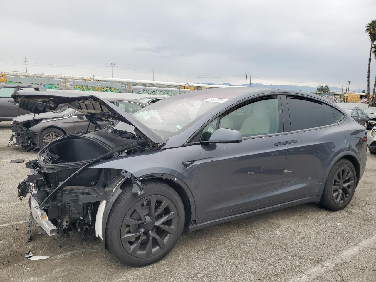 Tesla Model x (2023)