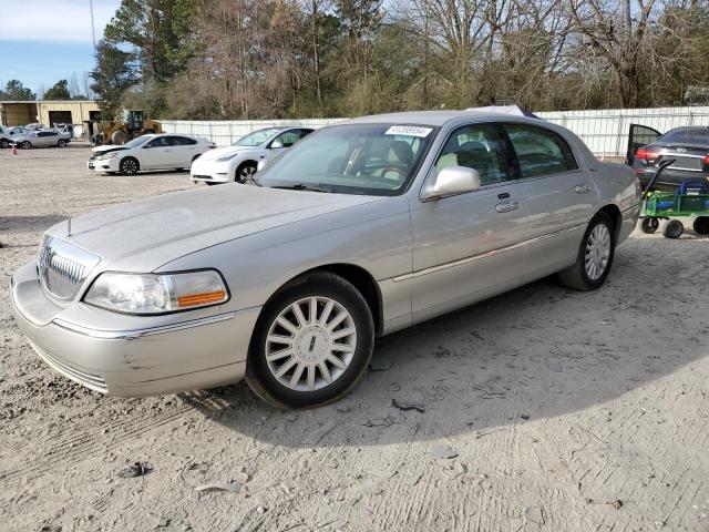 Lincoln Towncar (2005)
