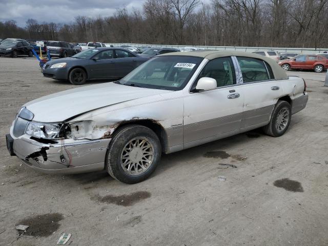 Lincoln Towncar (2001)